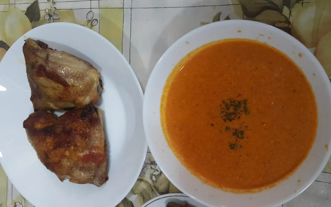 شوربة الفليفلة الحمراء