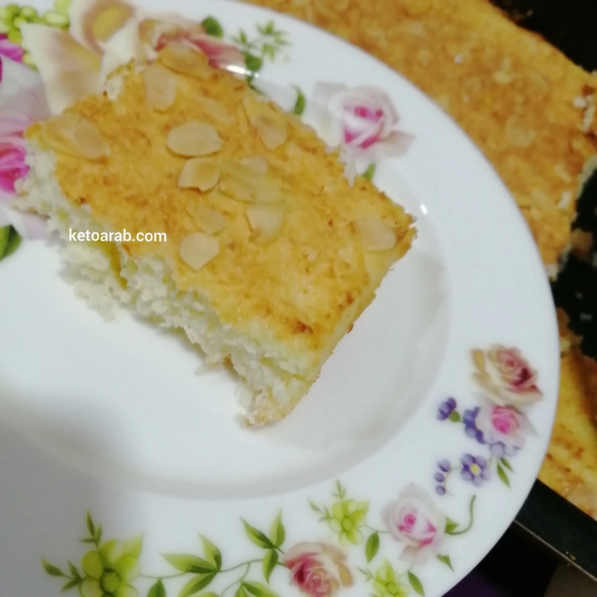 بسبوسة بدقيق اللوز وكريمة جوز الهند كيتو