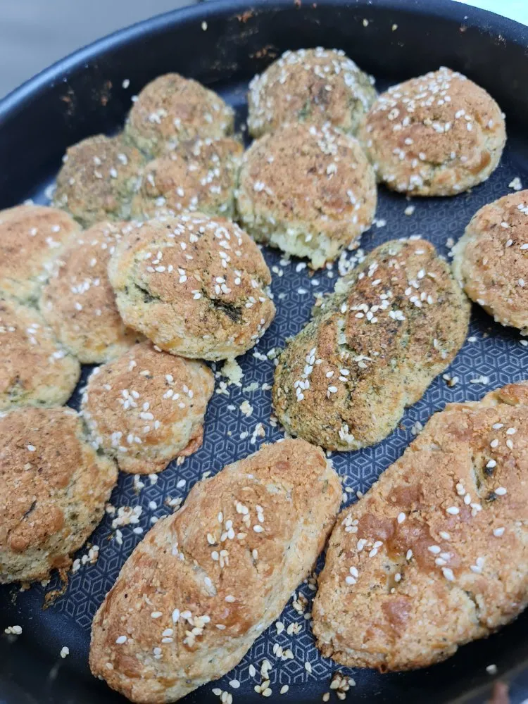 فطاير زعتر وجبنة كيتو